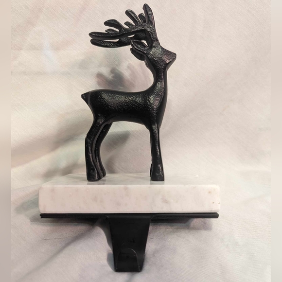 Cast Iron reindeer Christmas stocking hanger - Picture 2 of 9